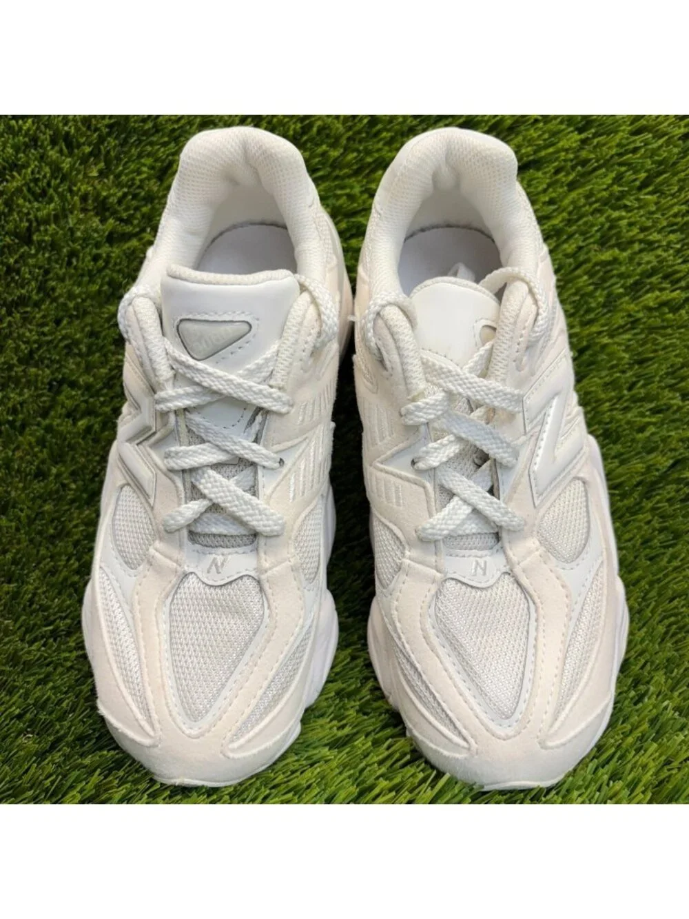New Balance 9060 Boys Size 3Y White Athletic Running Walking Shoes Sneakers